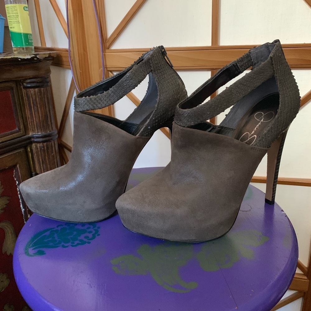 Casual heels